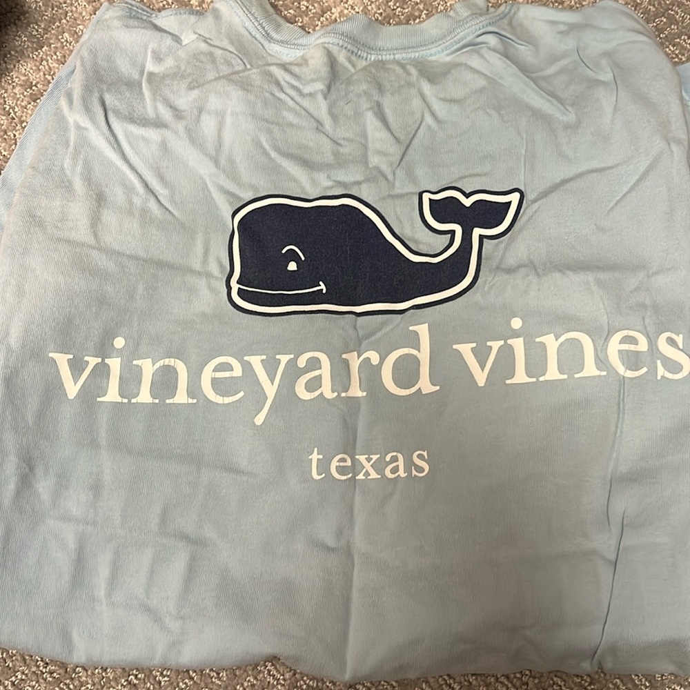 Vineyard Vines “Texas” Short-Sleeve Whale T-Shirt (Mens S/Womens Oversized)